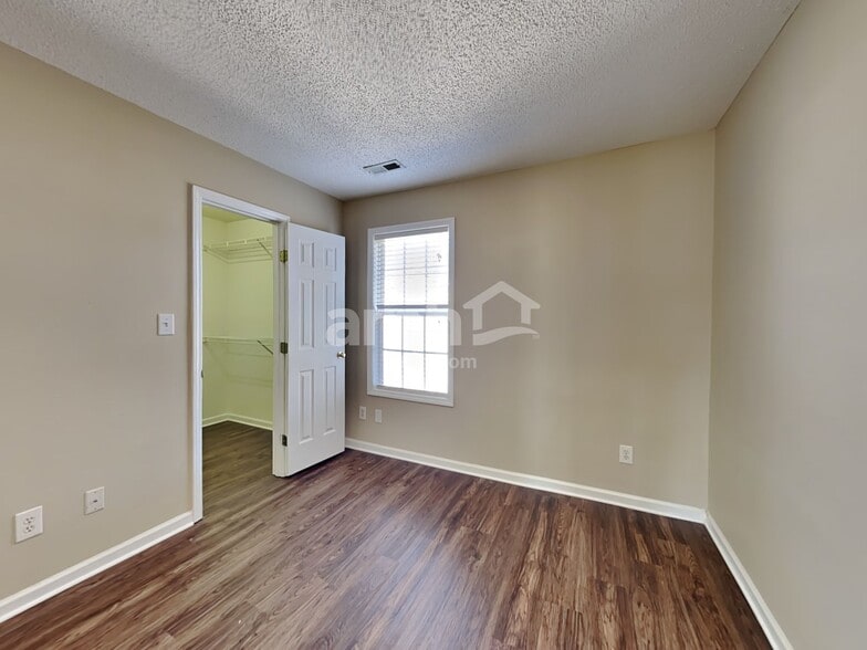 Building Photo - 4319 Armitage Dr