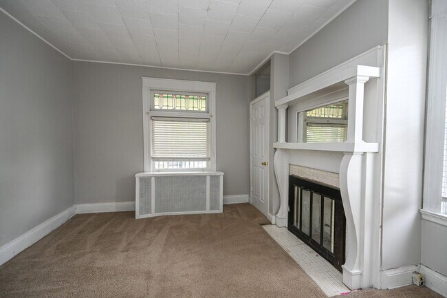 Building Photo - 2344 W Clifton Ave
