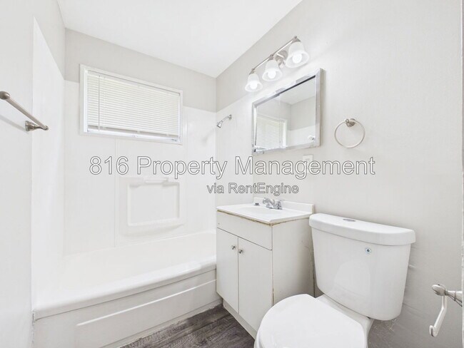 Building Photo - 8511 Crystal Ave