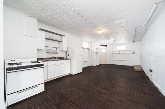 Building Photo - 74 Colgate St