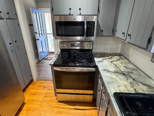 Building Photo - 1508 Treetop Ln