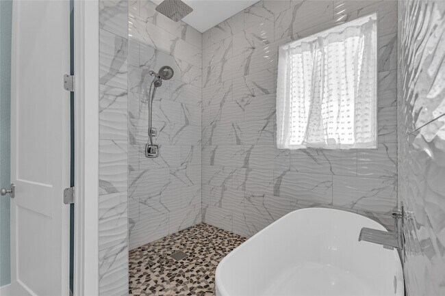 Building Photo - 312 Seagrass