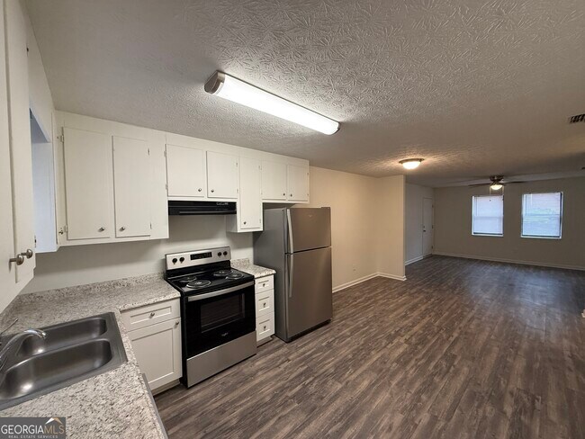 Building Photo - 111 Vintage Ct