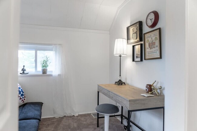 Building Photo - 3175 Rocky River Dr