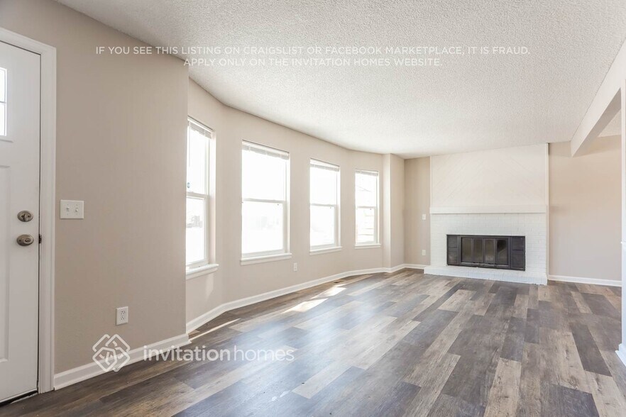 Building Photo - 4545 Davenport Way