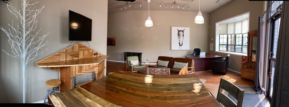 Front area - 302 E Uintah St