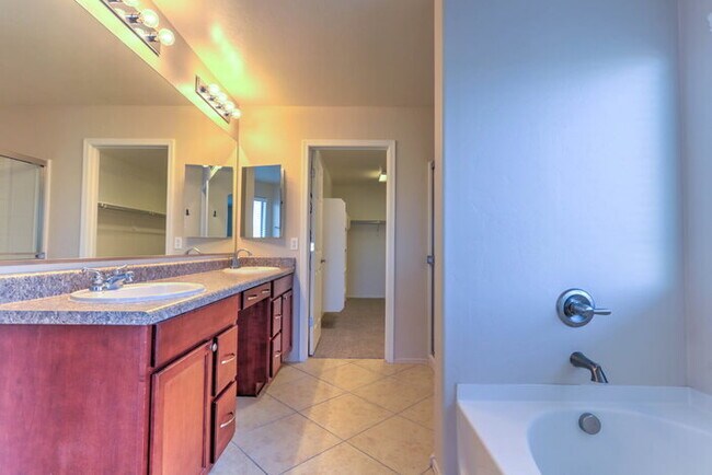 Building Photo - 50% OFF FIRST MONTH RENT!!!!!!!!!!!!!!! Rancho Sahuarita