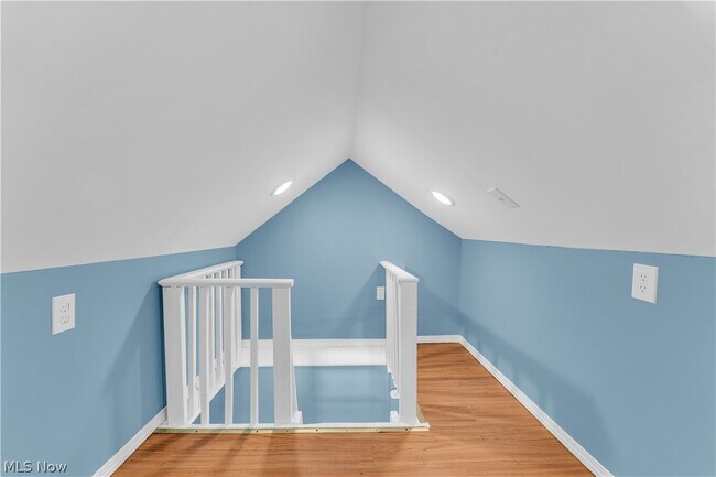 Building Photo - 3900 W 33rd St