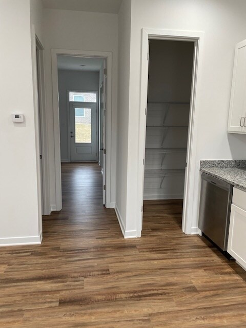 Hallway/ Pantry - Townhomes At Rock Cliff
