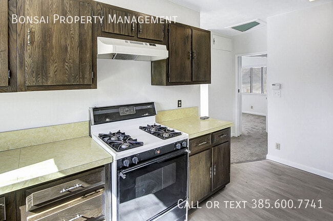 Building Photo - 1430 Denver St