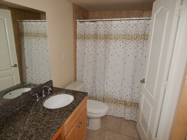 Building Photo - 769 Oakmont Ave