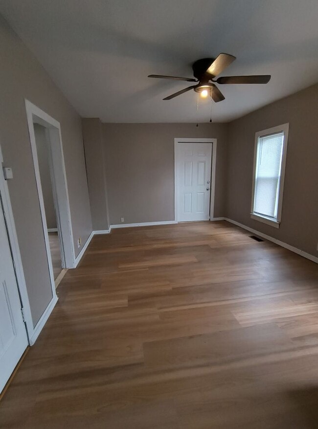 Building Photo - 3bd 1ba House