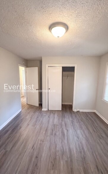 Building Photo - 2690 Lake Harbin Rd