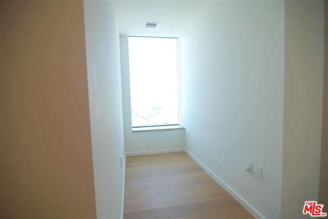 Building Photo - 889 Francisco St