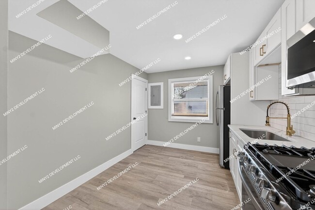 Building Photo - Completely Renovated 2-Bedroom Home in Westland!