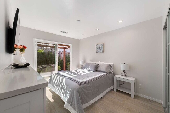 Building Photo - Sonoma 4 Bed 2 Bath Home.