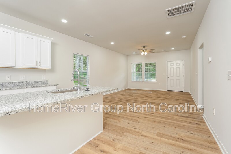 Building Photo - 3350 Cardinal St