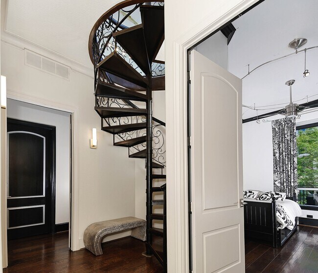 Building Photo - 1 Waterway Ct