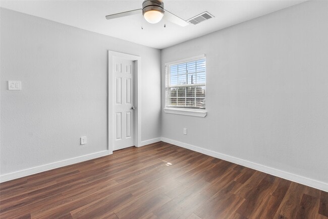 Building Photo - 6809 Glass St