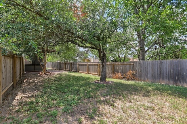 Building Photo - 1300 Tuxford Cove