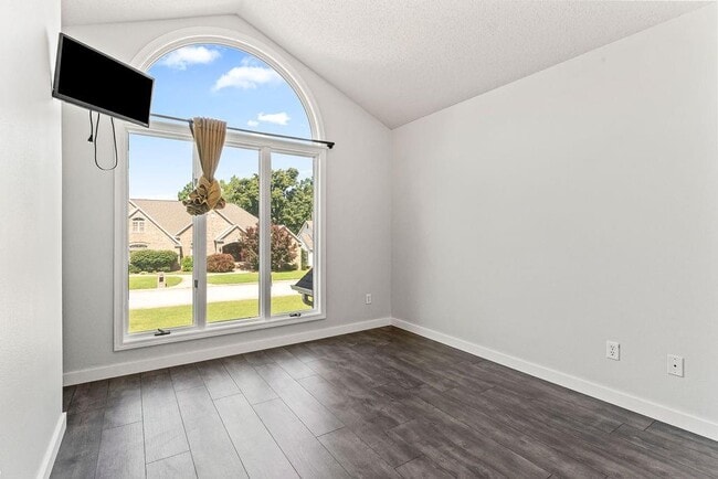 Building Photo - 47 Stonehenge Dr