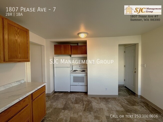 Building Photo - 1807 Pease Ave