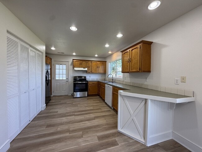 Building Photo - 2220 McKinney Ln