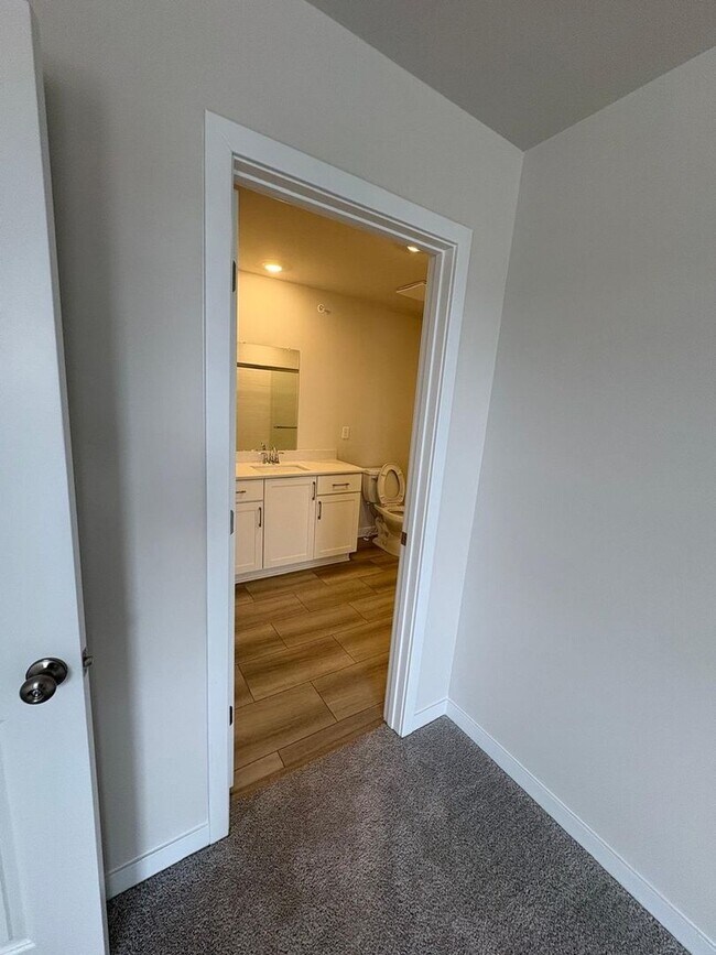 Building Photo - Brand new End Unit Spacious 3BR Townhome in Downingtown Ridge Community  *****LIMITED TIME FIRST ...