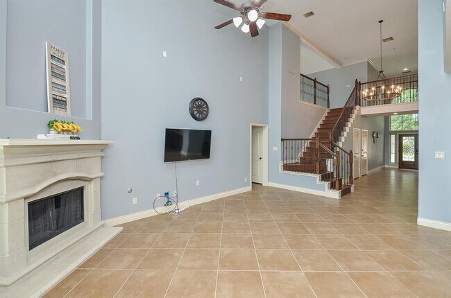 Building Photo - 28722 Maple Red Dr