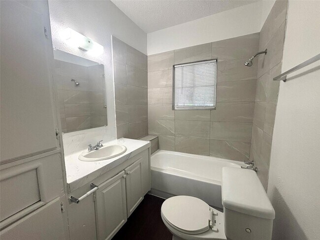 Building Photo - 3312 Oak Springs Dr