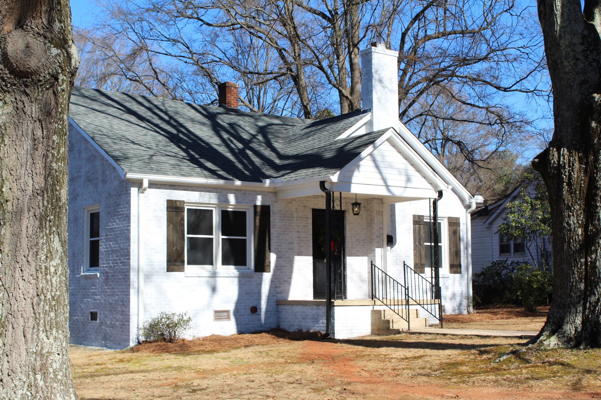 Building Photo - 361 W Wilson Ave