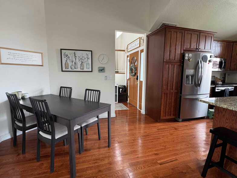 Building Photo - 4859 E Dallas Cir