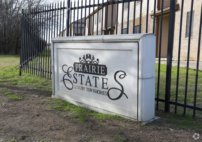 Building Photo - Prairie Estates Luxury Townhomes