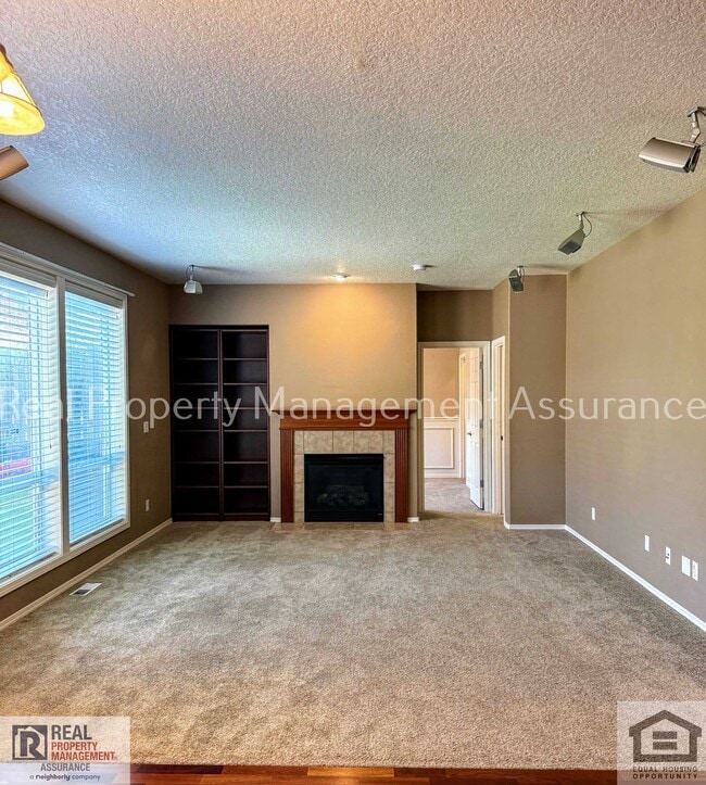 Building Photo - 13611 NW Stonebridge Dr