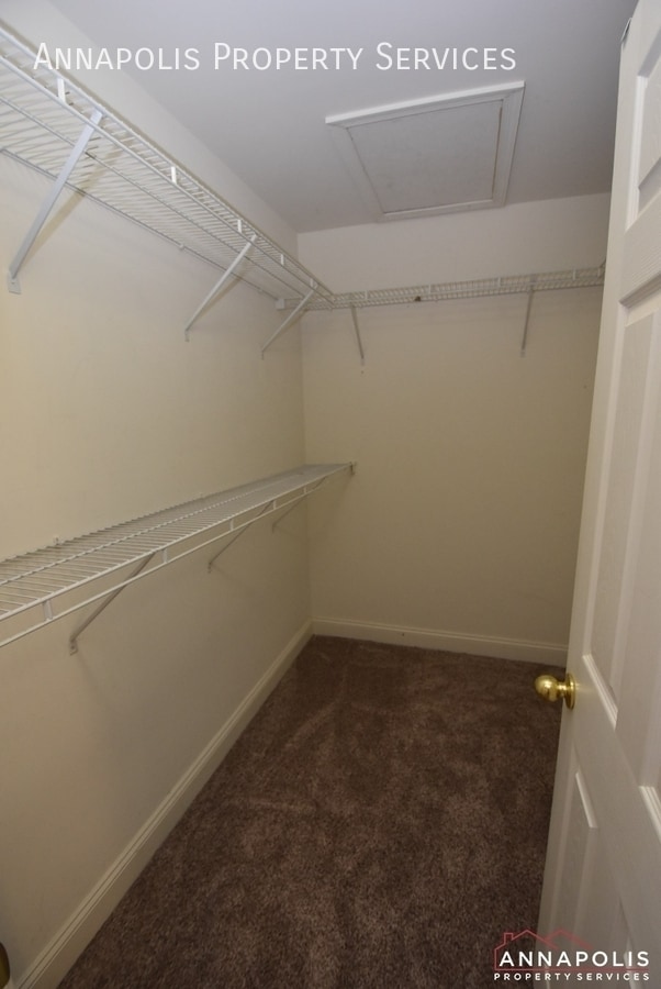 Building Photo - 1606 Stern Ct
