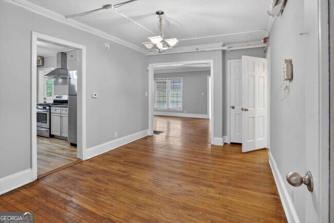 Building Photo - 2728 Winburn Terrace