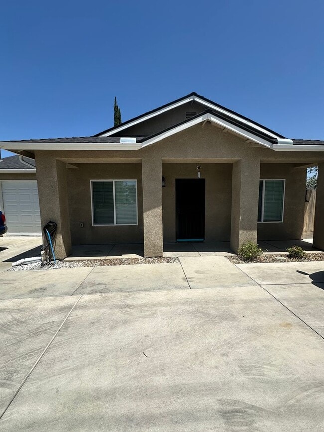 Primary Photo - 3 bedroom 2 bath home for rent