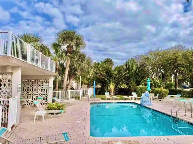 Building Photo - 3225 NE 16th St