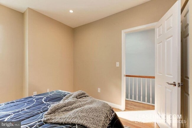 Building Photo - 624 Irving St NW