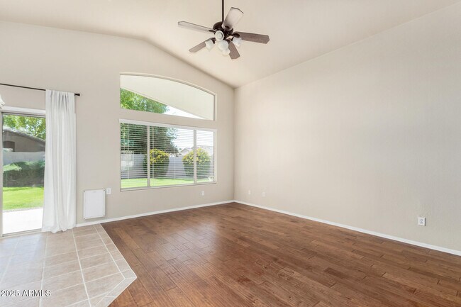 Building Photo - 2283 E Torrey Pines Pl