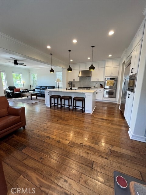 Building Photo - 72 Downing St