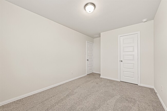 Building Photo - 27922 Western Crk Ct