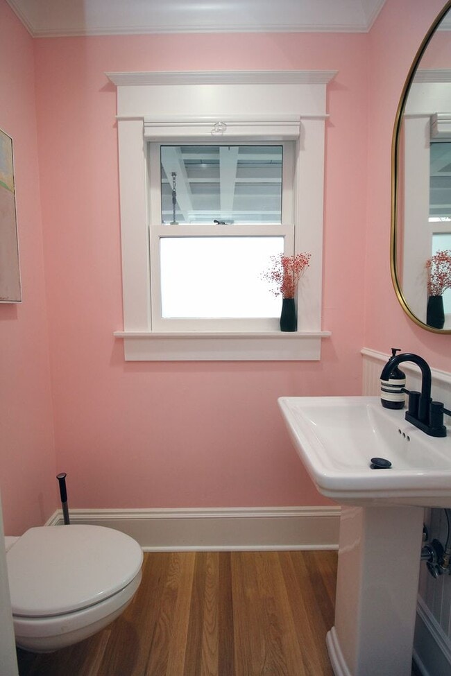 Building Photo - 3309 NW Thurman St