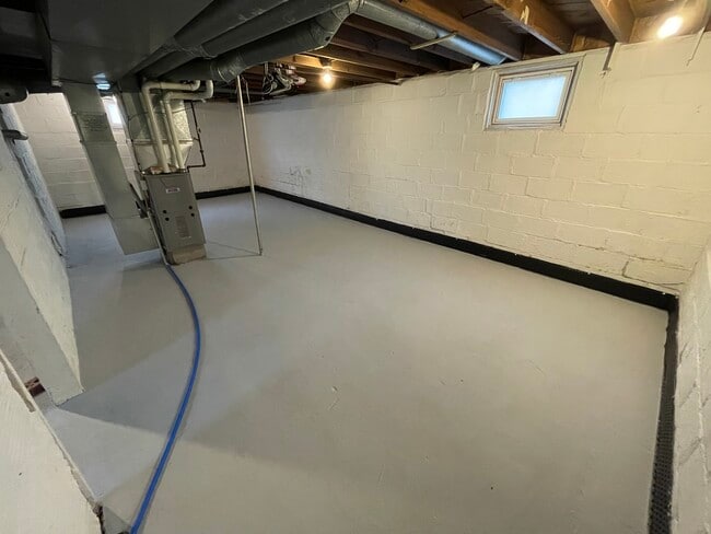 Building Photo - 401 N Polk St