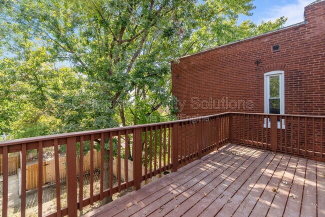 Building Photo - 3456 Chippewa St