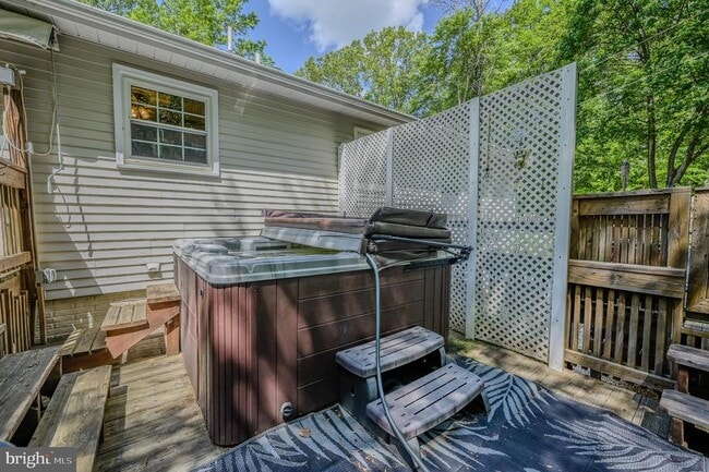 Building Photo - 12510 Basswood Dr