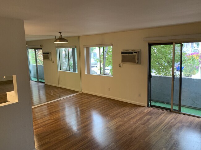 Building Photo - 1351 N Orange Dr