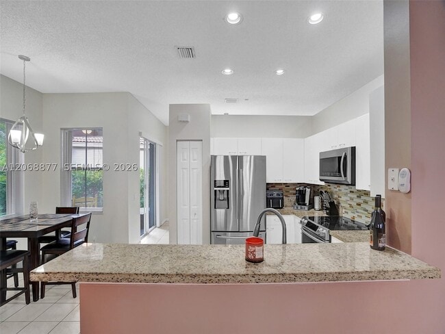 Building Photo - 938 Bluewood Terrace
