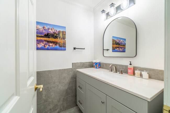 Building Photo - 14350 Ghost Rider Dr