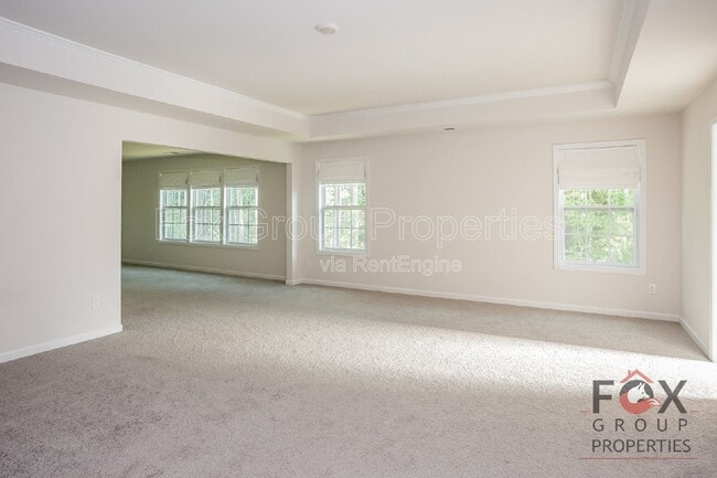 Building Photo - 313 Streamwood Rd